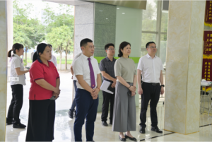 四川省商務(wù)廳黨成員、副廳長尹奇志一行蒞臨利美集團調(diào)研參觀