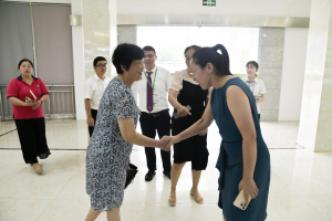射洪市關(guān)工委常務(wù)副主任龐明華一行蒞臨利美集團指導(dǎo)黨建、關(guān)工委工作
